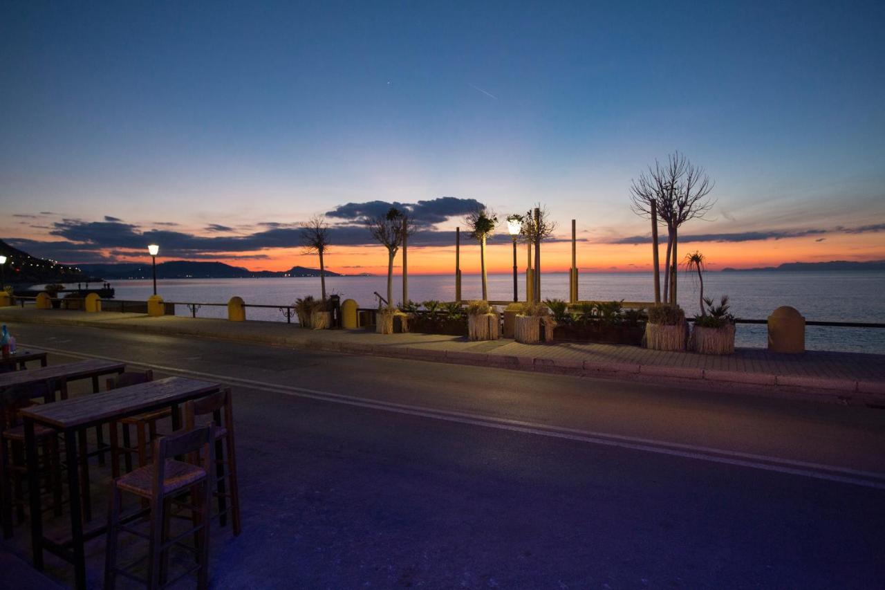 Sea Side Rooms Rhodes City Extérieur photo