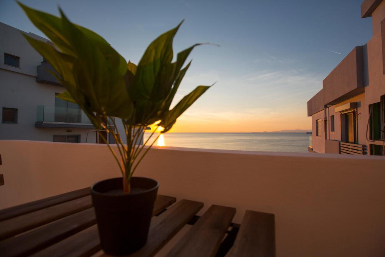 Sea Side Rooms Rhodes City Extérieur photo