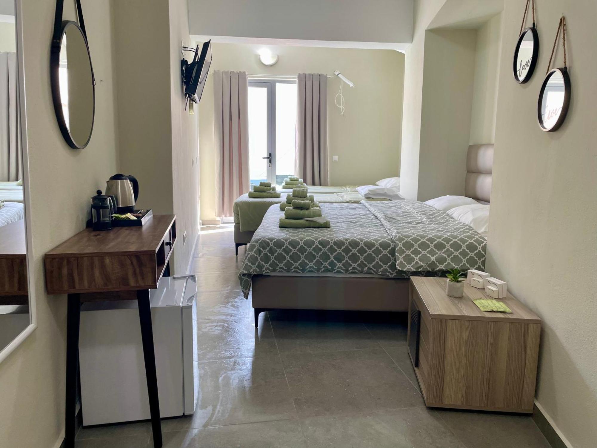 Sea Side Rooms Rhodes City Extérieur photo