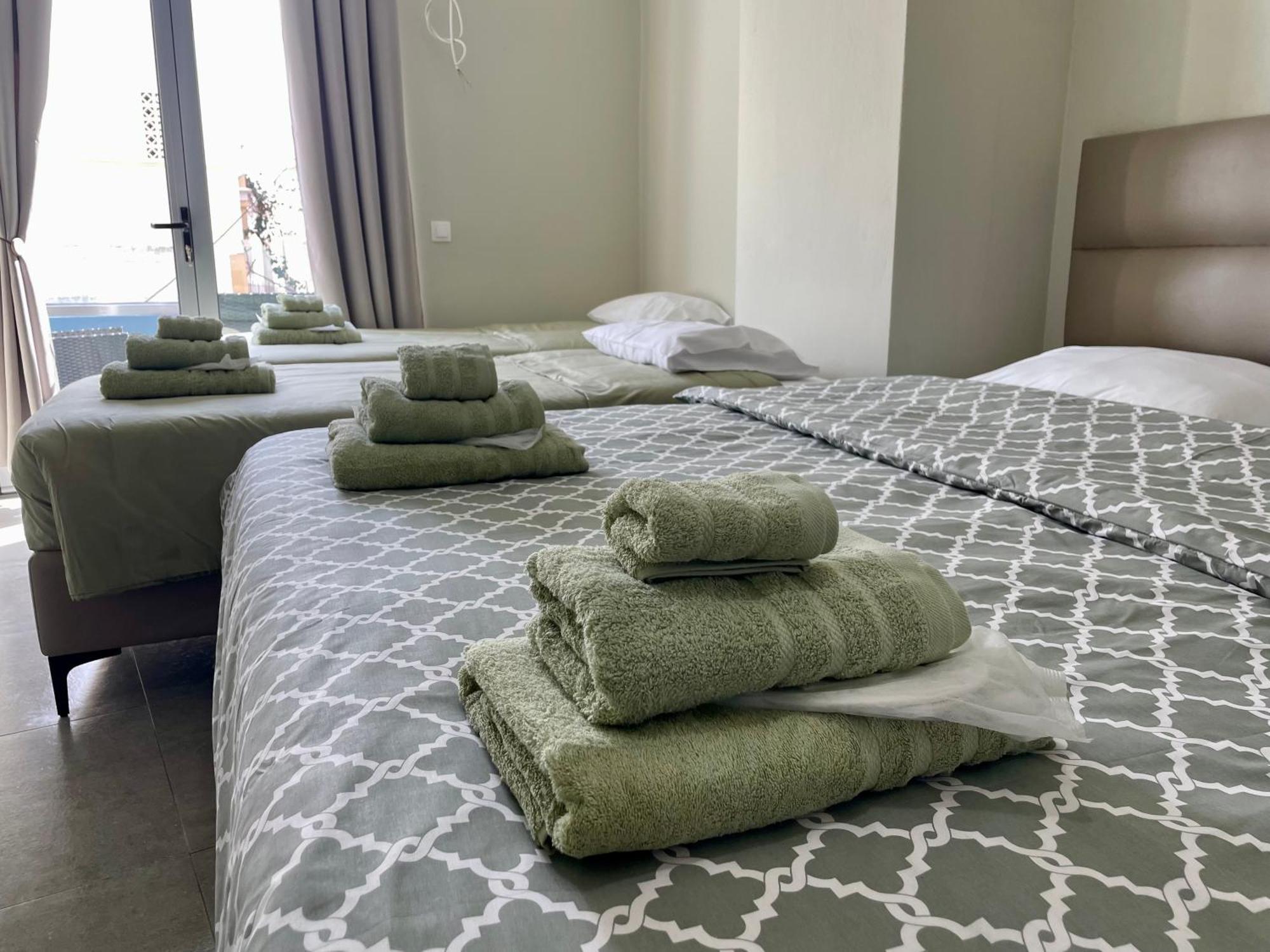 Sea Side Rooms Rhodes City Extérieur photo