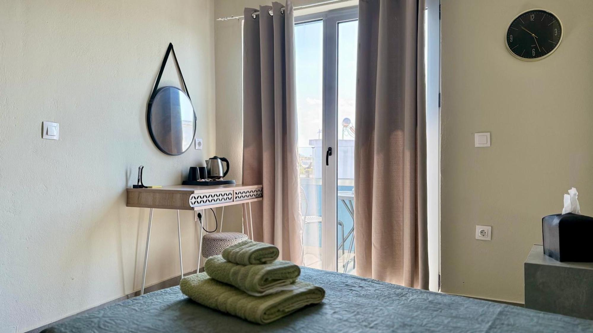 Sea Side Rooms Rhodes City Extérieur photo