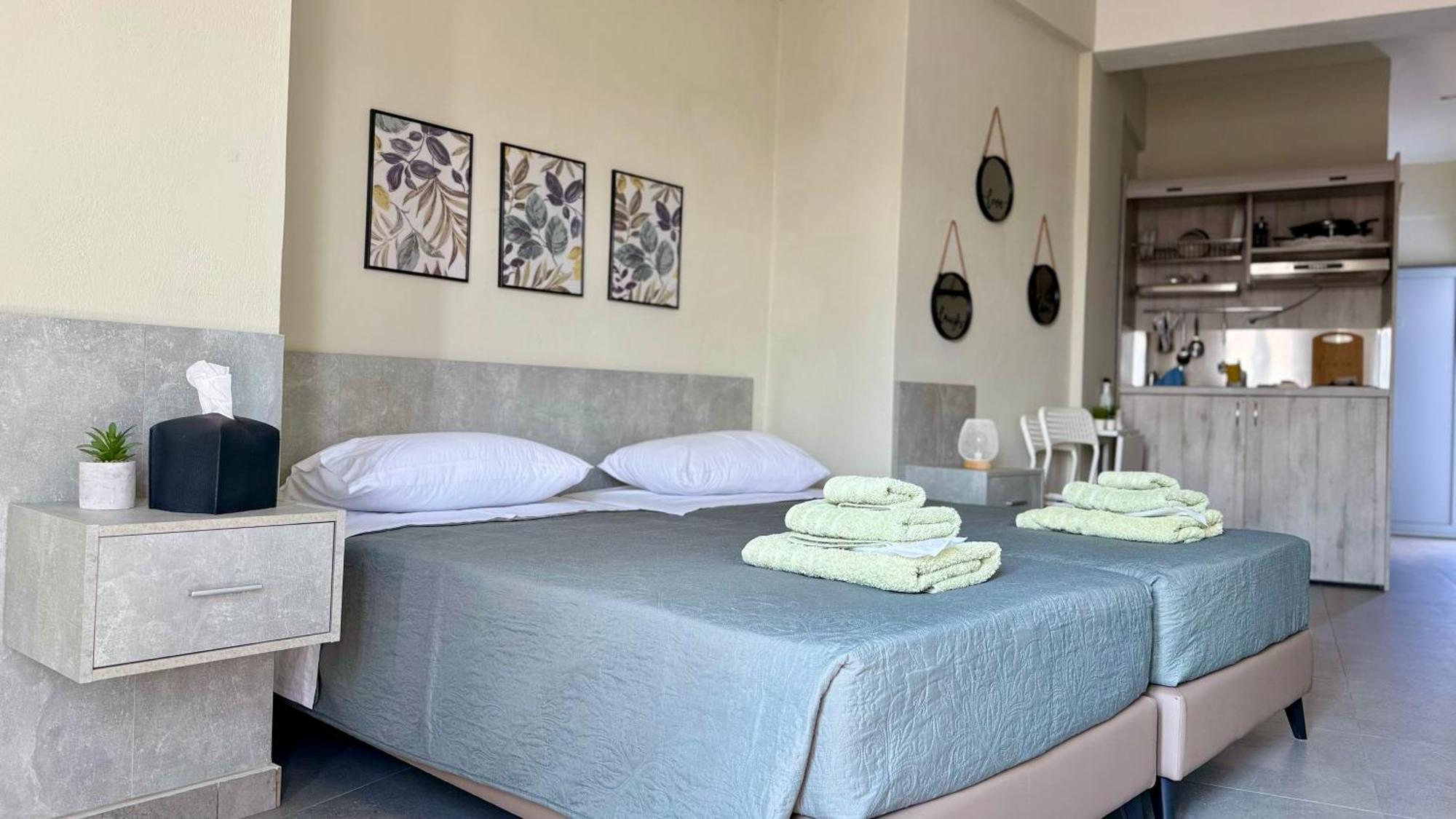 Sea Side Rooms Rhodes City Extérieur photo